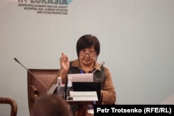 Төлөкан Исмаилова. 