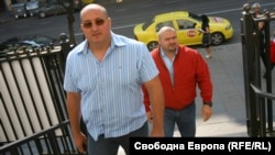 Пламен Галев (вляво) и Ангел Христов на влизане за заседание по делото си в Съдебната палата в София.