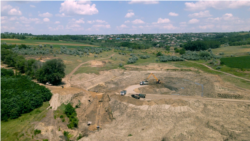 „Fără irigare, suntem la cheremul sorții”. Un grup de viticultori sapă un lac de acumulare pentru a-și proteja podgoriile de secetă 