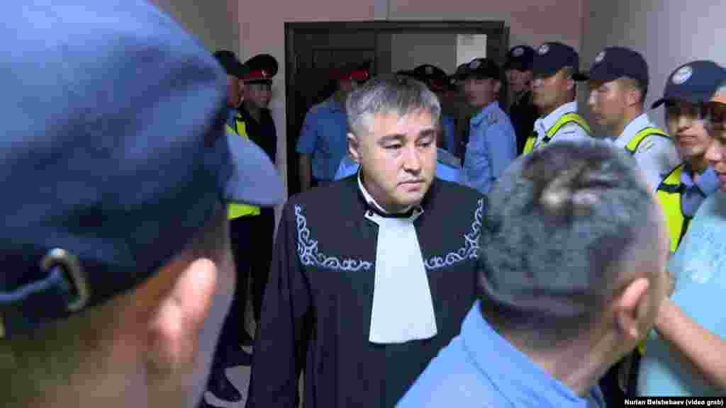 Кемпир-Абад иши үчүн айыпталгандарды актаган судья Марат Сыдыков.&nbsp;