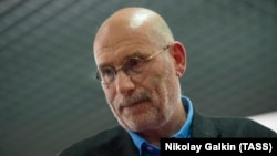 მწერალი ბორის აკუნინი (გრიგორი ჩხარტიშვილი)