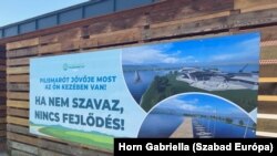 A kavicsbányát támogató szavazásra buzdító plakát