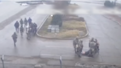 Әуежайдағы азаптау және күдіктінің ақталуы