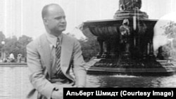 Григорий Шмидт после возвращения в СССР. Петродворец. Конец 1930-х