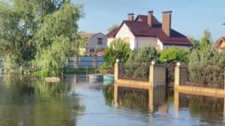 Locuitorii din Herson sunt evacuați din calea apelor: „Luăm doar actele și bani”