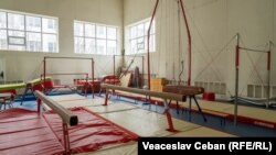 Sală pentru orele de gimnastică de la USEFS