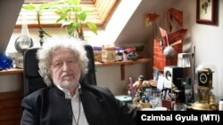 Az idén Térey-ösztöndíjjal elismert Zalán Tibor József Attila-díjas költő, író, dramaturg budapesti otthonában 2020. március 4-én