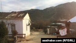 Şu ýylyň gyşynda ýaşaýyş jaýlaryny ýylatmak problemasyna ýurduň ähli welaýatlarynyň we paýtagtyň ýaşaýjylary duçar boldy.