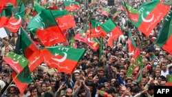 پاکستان تحریک انصاف ګوند تر دې وړاندې هم د عمران خان د خوشې کولو لپاره مظاهرې کړې دي - د ارشیف انځور 