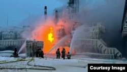 Ленинград. Мунай кампасы өрттөнгөн учур. 