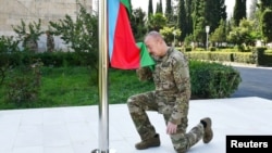 Президентът на Азербайджан Илхам Алиев в столицата на Нагорни Карабах в неделя
