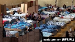 Armenia - Refugees from Nagorno Karabakh live in a school gym in Artashat turned into a temporary shelter, October 9, 2023.