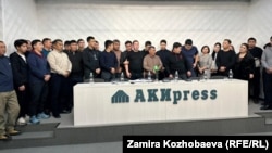 "Автомектептер ассоциациясынын" мүчөлөрү маалымат жыйынында. Бишкек. 12-декабрь, 2025-жыл.