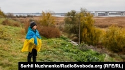 Фото зруйнованого Антонівського мосту на Херсонщині, 13 листопада 2022 року. По той бік окупована лівобережна Херсонщина