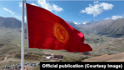 Эгемендик майрамы белгиленип жаткан Чуңкурчак жайлоосу. Сүрөт: 30-август, 2022-жыл.
