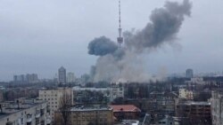 Увечары 1 сакавіка расейскія войскі пацэлілі ракетай у кіеўскую тэлевежу. Прынамсі 5 чалавек загінула