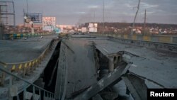 Штурмовики Су-25 працювали ланками та парами і завдали кількох ракетно-бомбових ударів по колонах бронетехніки та живій силі РФ на Київщині та Житомирщині (міст у Бучі)