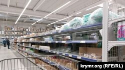 Пустые полки в гипермаркете «Метро» в Симферополе, 7 марта 2022 года