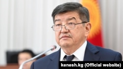 Акылбек Жапаров.