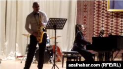 19 марта в честь Навруза в Ашхабадской музыкальной школе состоялся концерт педагогов и учащихся. Ашхабад, 19 марта, 2022 г.