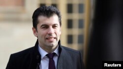 Премиерът Кирил Петков определи като "фалшиви новини" информациите, че България е обсъждала предоставянето на военна помощ за Украйна.