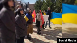 Украинанын элчилигинин алдындагы колдоо митинги.