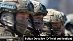 Солдаты кыргызской армии.