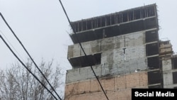 Обрушившаяся стена многоэтажки, Бишкек. 27 марта 2022 г.