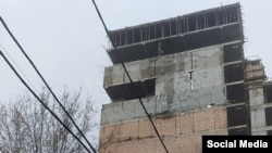 Обрушившаяся стена многоэтажки, 27 марта 2022 г.