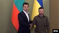 Българският премиер Кирил Петков и президентът на Украйна Володимир Зеленски