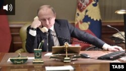 Како и другите набљудувачи на Кремљ, Павловски верува дека Путин се надева на крај на непријателствата до 9 мај, кога би можел да прогласи „победа“ додека Русија го одбележува поразот на нацистичка Германија во Втората светска војна.