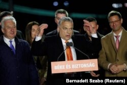 Kryeministri hungarez, Viktor Orban, gjatë fjalimit ku shpalli fitoren e partisë së tij në zgjedhjet e 3 prillit.