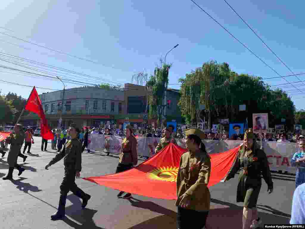 Айрым постсоветтик өлкөлөр Орусиянын Украинадагы согуштук аракеттеринен улам быйыл "Өлбөс полк" жүрүшү өткөрүлбөй турганын билдиришкен.