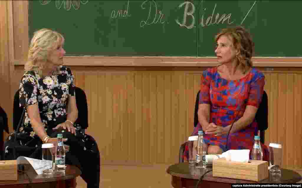 Prima Doamnă a Statelor Unite ale Americii i-a mulţumit lui Carmen Iohannis pentru primirea în școala unde învață elevi ucraineni.