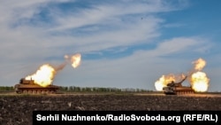 Украина күштерінің өздігінен жүретін артиллерия қондырғысы жау шебін атқылап жатыр. Харьков облысы, 7 мамыр 2022 жыл.