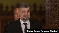 Mulți bugetari care câștigă peste salariul președintelui nu vor fi afectați de ordonanța anunțată de premierul Nicolae Ciucă, la presiunile liderului PSD, Marcel Ciolacu. 