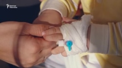 "Температурасы түшпөй жатат". Тумоодон кыйналган балдар