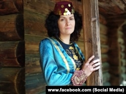 Кримчанка Ельміра Катакі в традиційному костюмі
