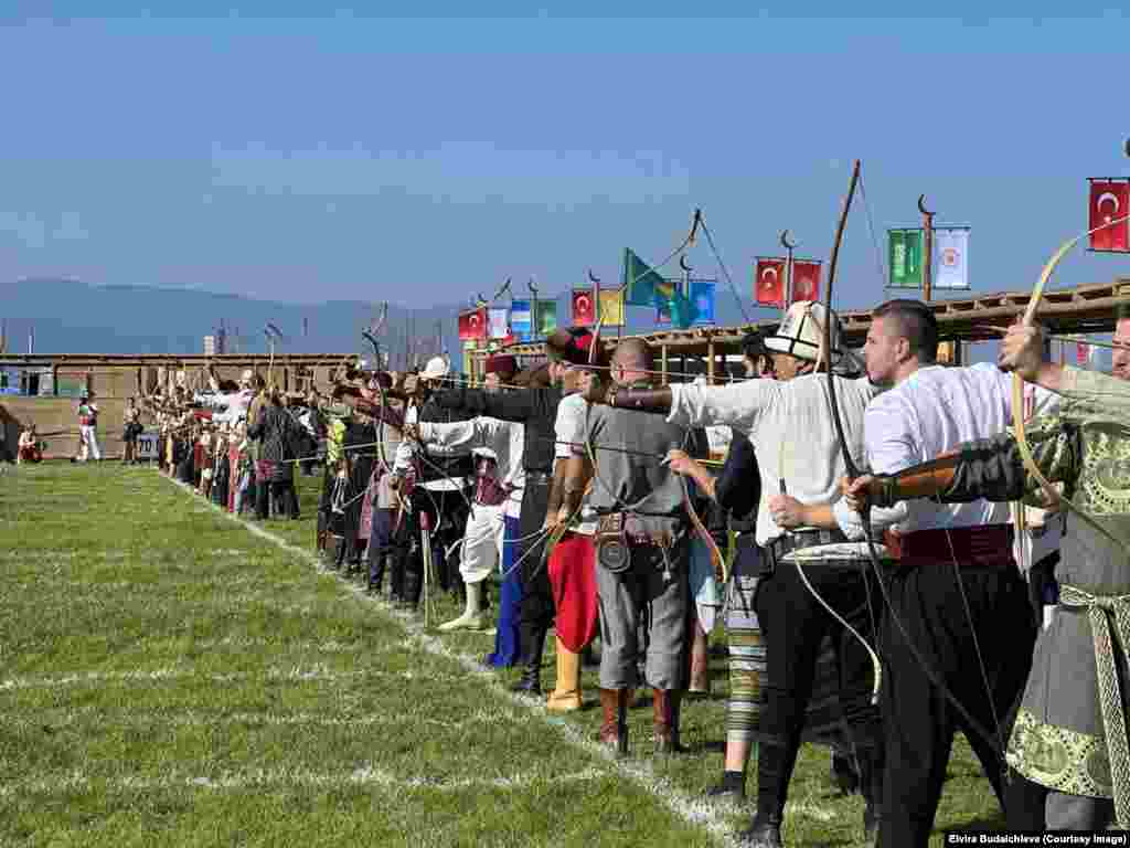 Көчмөндөр оюндарына 102 өлкөдөн 3 миңден ашык спортчу катышып жатат.