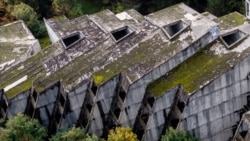 Objekti i ri i papërfunduar i hotelit "Iliria" në Deçan