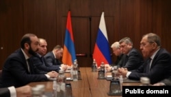 Kazakhstan - Russian Foreign Minister Sergei Lavrov and his Armenian counterpart Ararat Mirzoian meet in Astana, October 12, 2022.