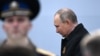 Орус президенти Владимир Путин Жеңиш күнүнө арналган парадда, Москва, 9-май 2022-жыл.