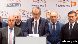 "ხალხის ძალა", პარტიის ლიდერი სოზარ სუბარი (ცენტრში)