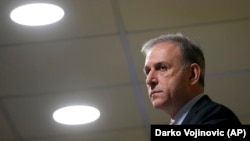 Ponoš: Vučić investira u svoju političku budućnost