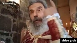 Настоятель церкви Святого Саркиса в Аргаванде, отец Григор Ованнисян