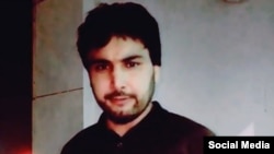 Туркменский блогер, известный под псевдонимом Hitrowskin.