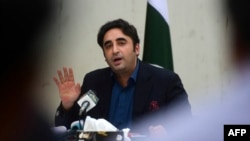 د پاکستان پيپلز ګوند مشر بلاول بوټو زرداري يوې غونډې ته وينا کوي ـ پخوانی انځور