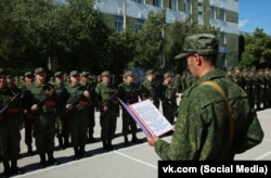 Кримчани, мобілізовані Росією на війну з Україною, на базі 810-ї бригади морської піхоти в Севастополі, 27 вересня 2022 року