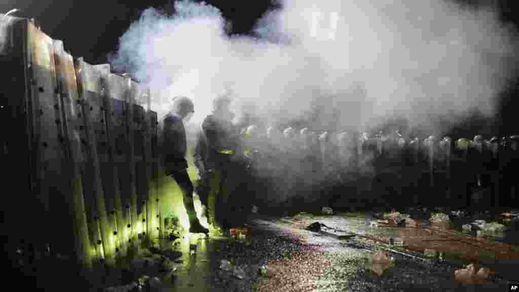 Principalul partid de opoziție, Partidul Republican al Poporului (CHP), a făcut, de asemenea, de asemenea, apel la rezistență împotriva deciziei instanței în cazul Ekrem İmamoğlu, despre care afirmă că a fost luată pe baza unor acuzații motivate politic și inventate.