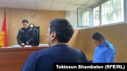 Болот Темиров в зале суда.